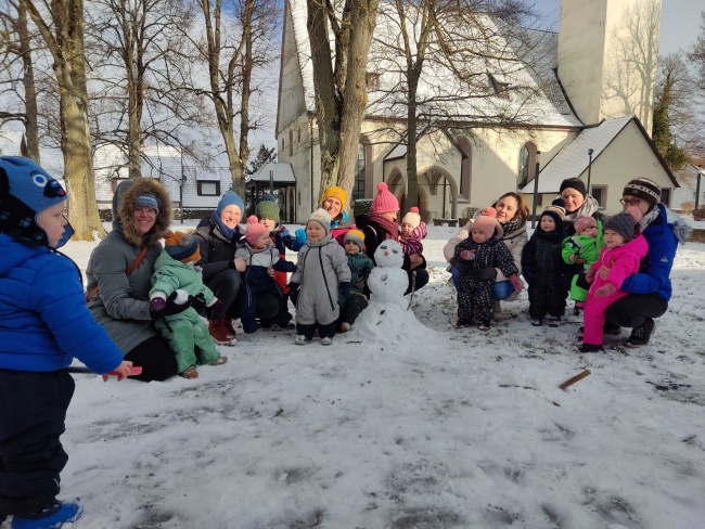 KleineLeute im Schnee