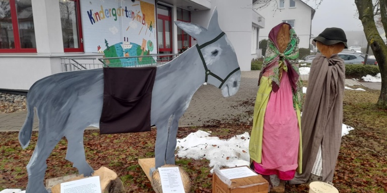 Esel mit Maria und Josef